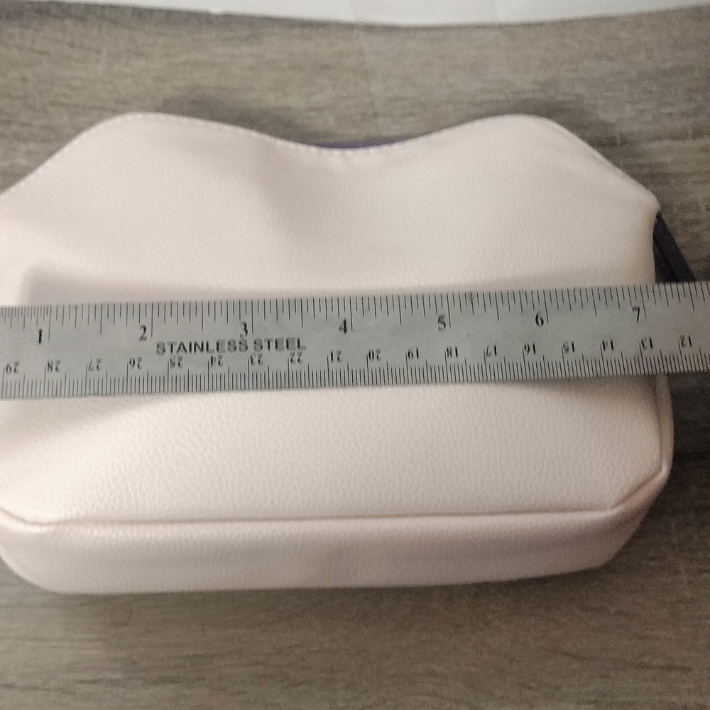 Westmore Beauty Cream And Makeup Case With Over Size Brush - Picture 8 of 9
